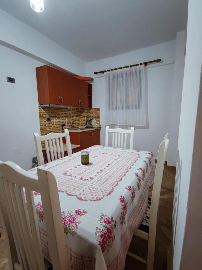 El Rio Apartments Sarande Luaran gambar