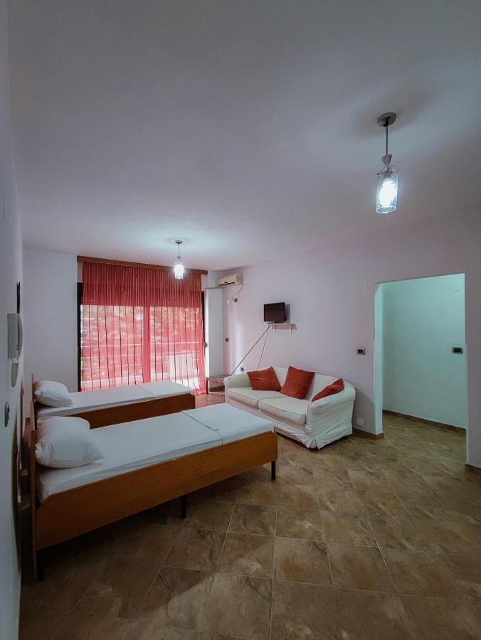 El Rio Apartments Sarande Luaran gambar