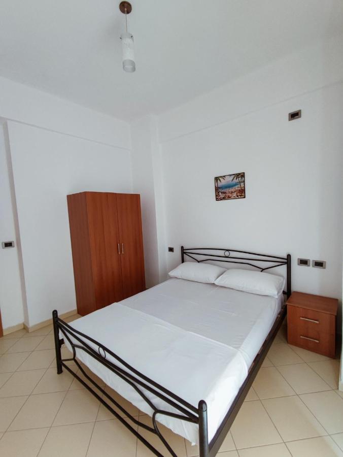El Rio Apartments Sarande Luaran gambar