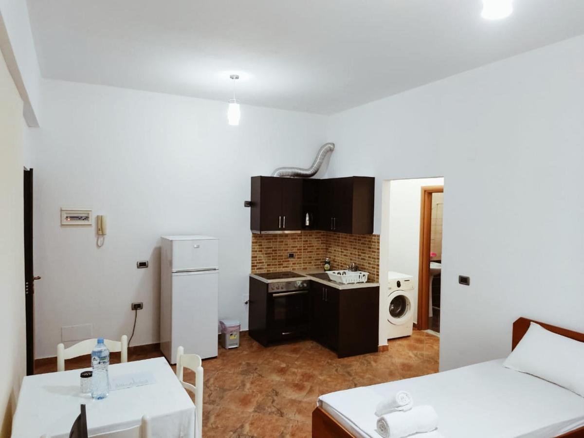 El Rio Apartments Sarande Luaran gambar