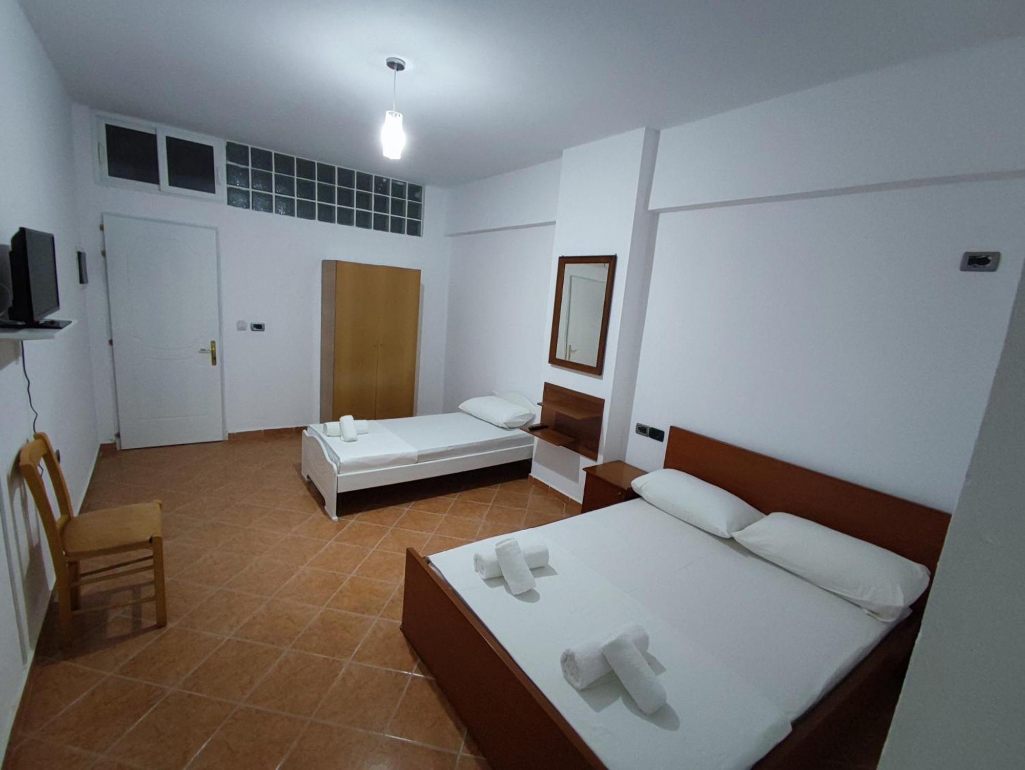 El Rio Apartments Sarande Bilik gambar