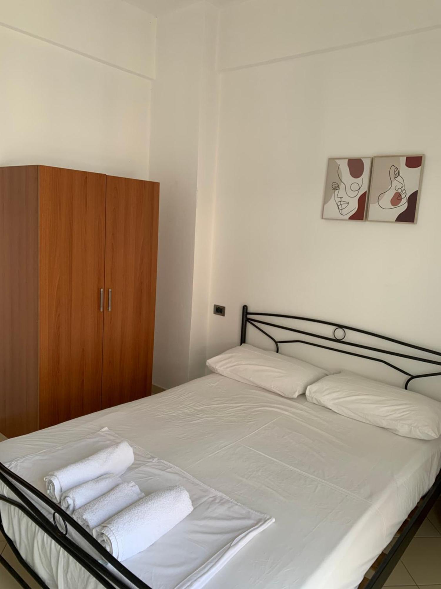 El Rio Apartments Sarande Luaran gambar
