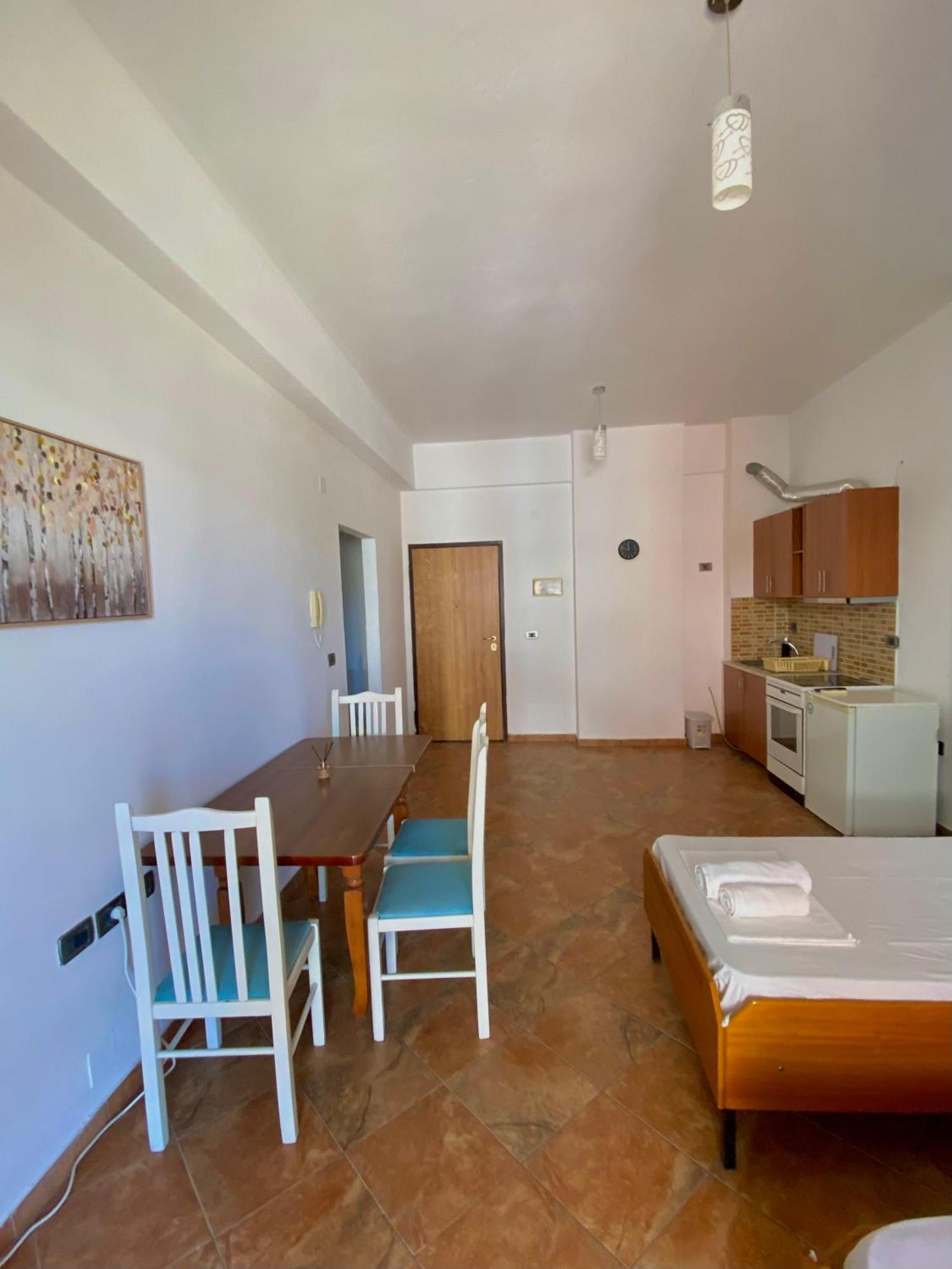 El Rio Apartments Sarande Luaran gambar