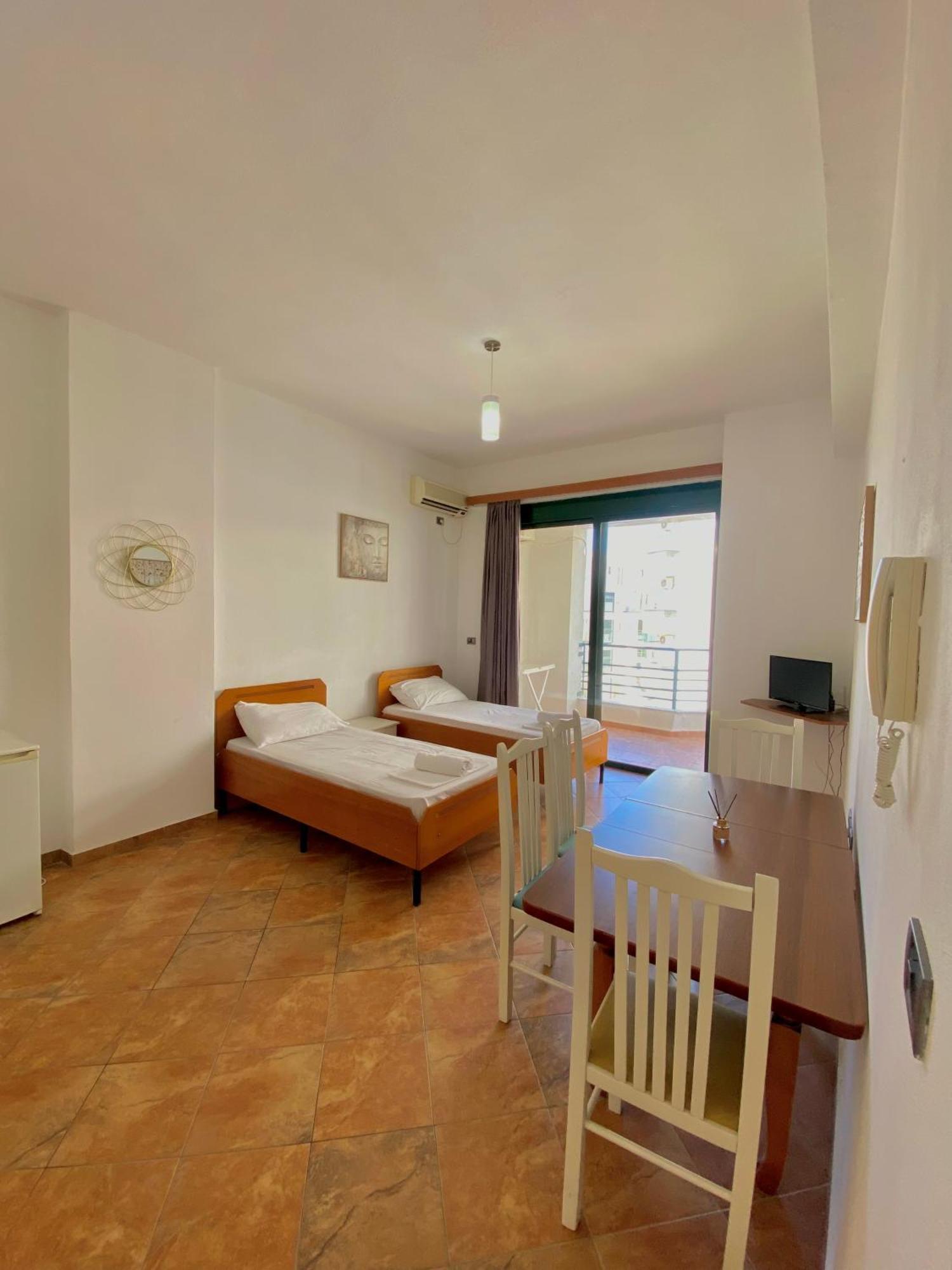 El Rio Apartments Sarande Luaran gambar