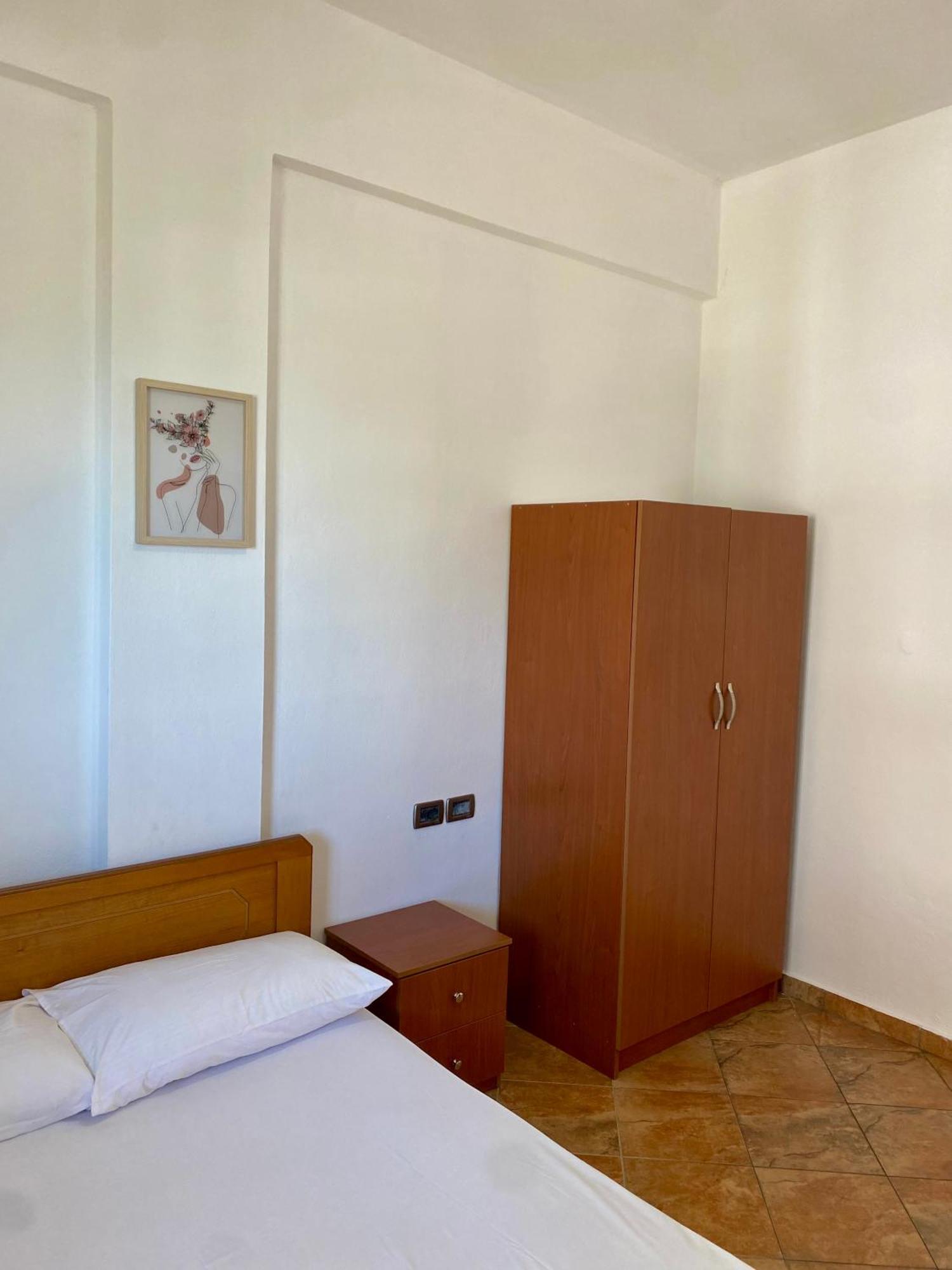 El Rio Apartments Sarande Luaran gambar