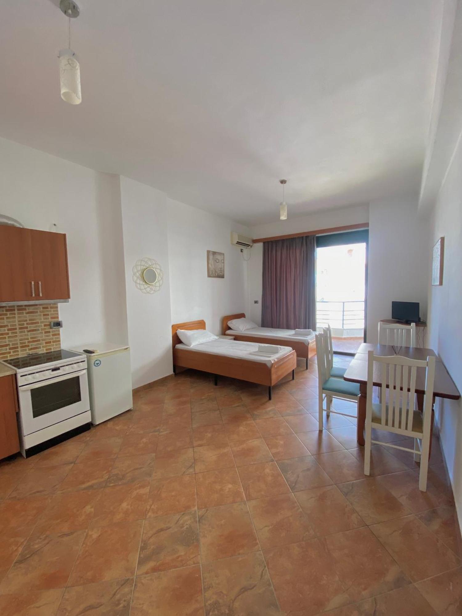 El Rio Apartments Sarande Luaran gambar